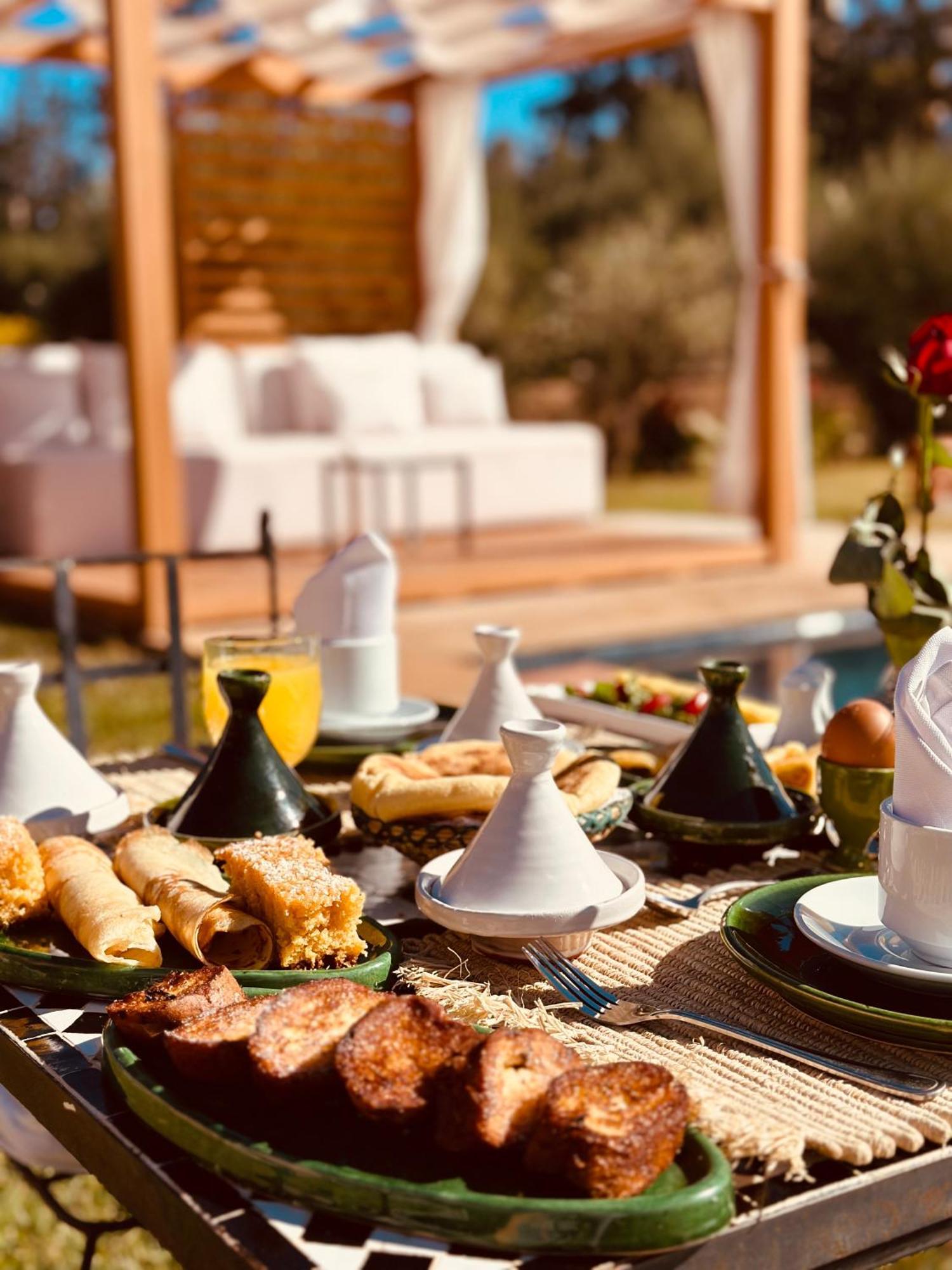 Les Roses By La Siredrah Hotel Ait Bou Zguia Екстериор снимка
